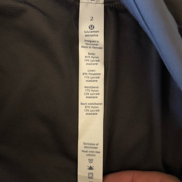 Lululemon Chase Me shorts - Picture 4 of 4